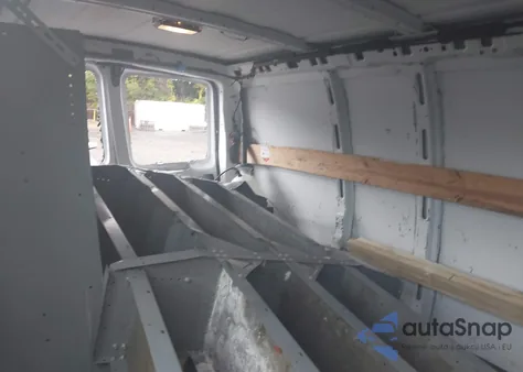 2013 Chevrolet Express 2500 Work Van z USA, uszkodzony, nr VIN 1GCWGFCAXD1191763